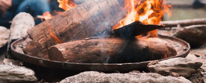 Hoe je kind voor te bereiden op een bushcraft lodge zomerkamp