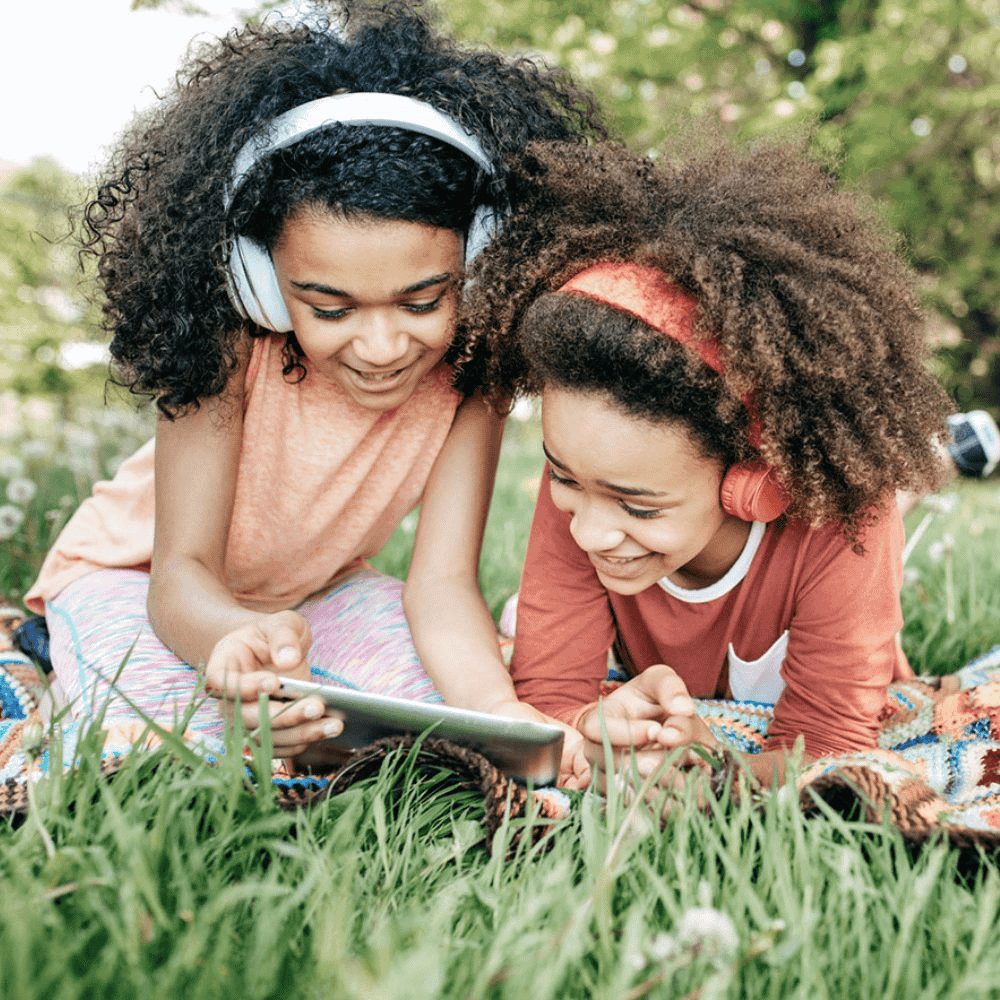 De kracht van stilte: hoe rustmomenten op kamp kinderen leren ontspannen