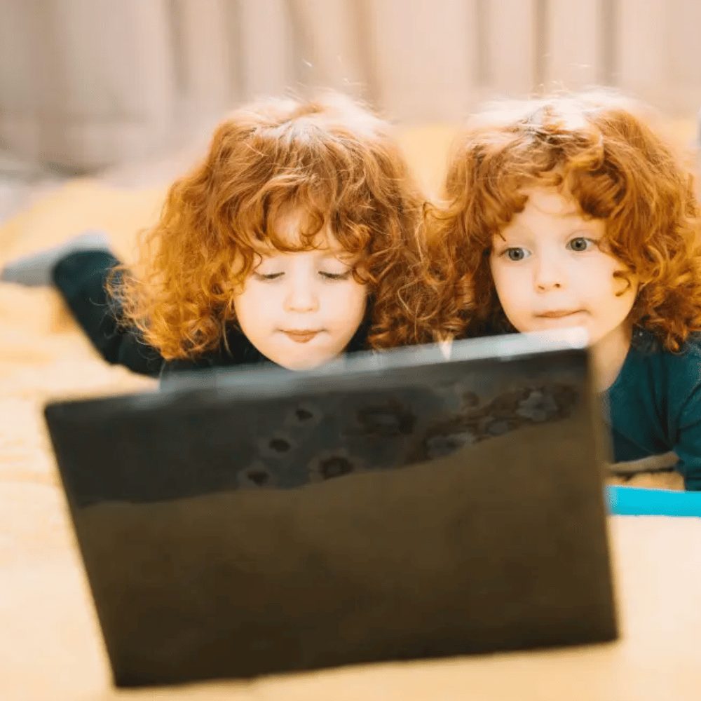 Hoe kamp kinderen helpt hun schermverslaving af te bouwen