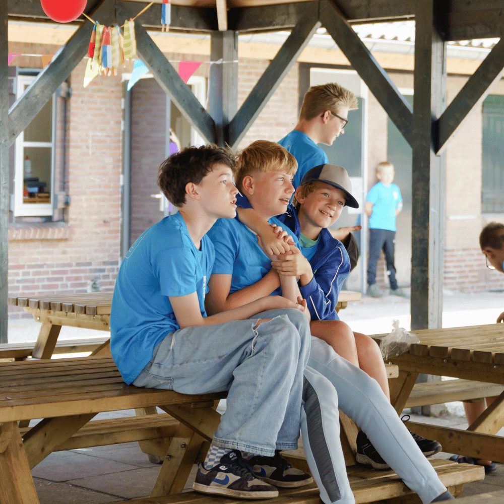 Ontdekken zonder scherm: wat kinderen leren van echte oriëntatietochten