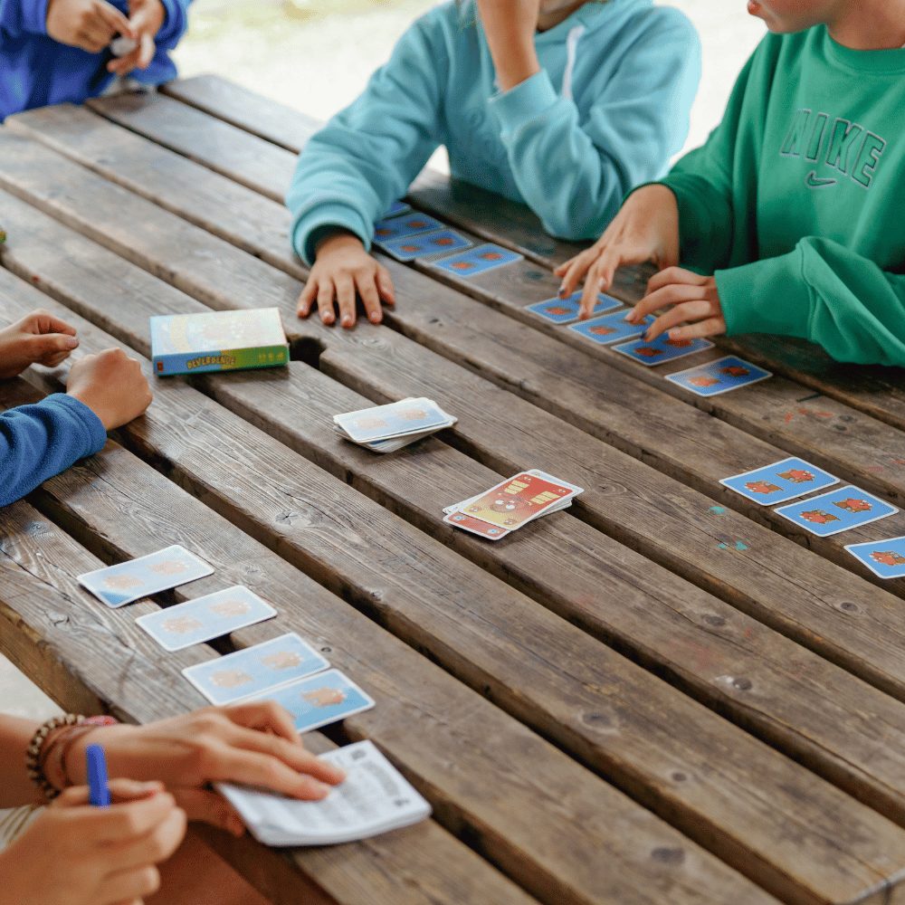 Verhalen vertellen op kamp: hoe kinderen leren van hun avonturen
