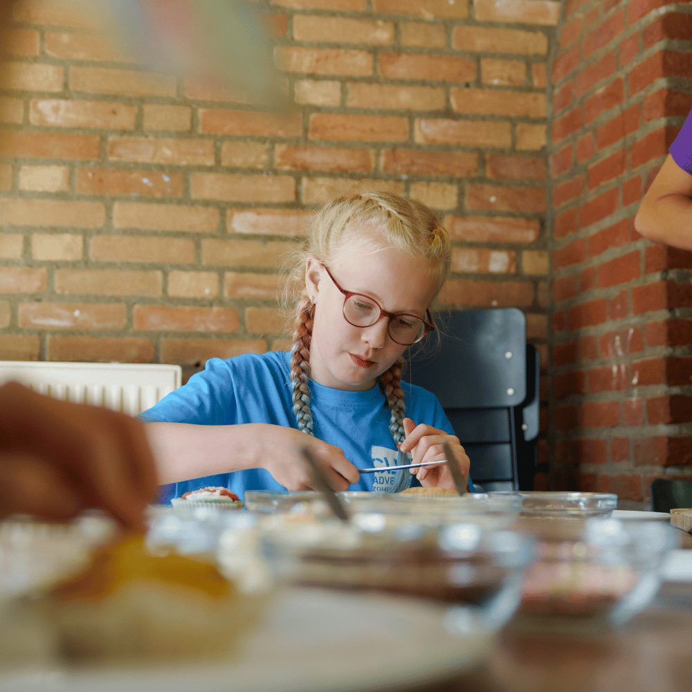 Waarom samen eten op kamp meer doet dan gezelligheid creëren